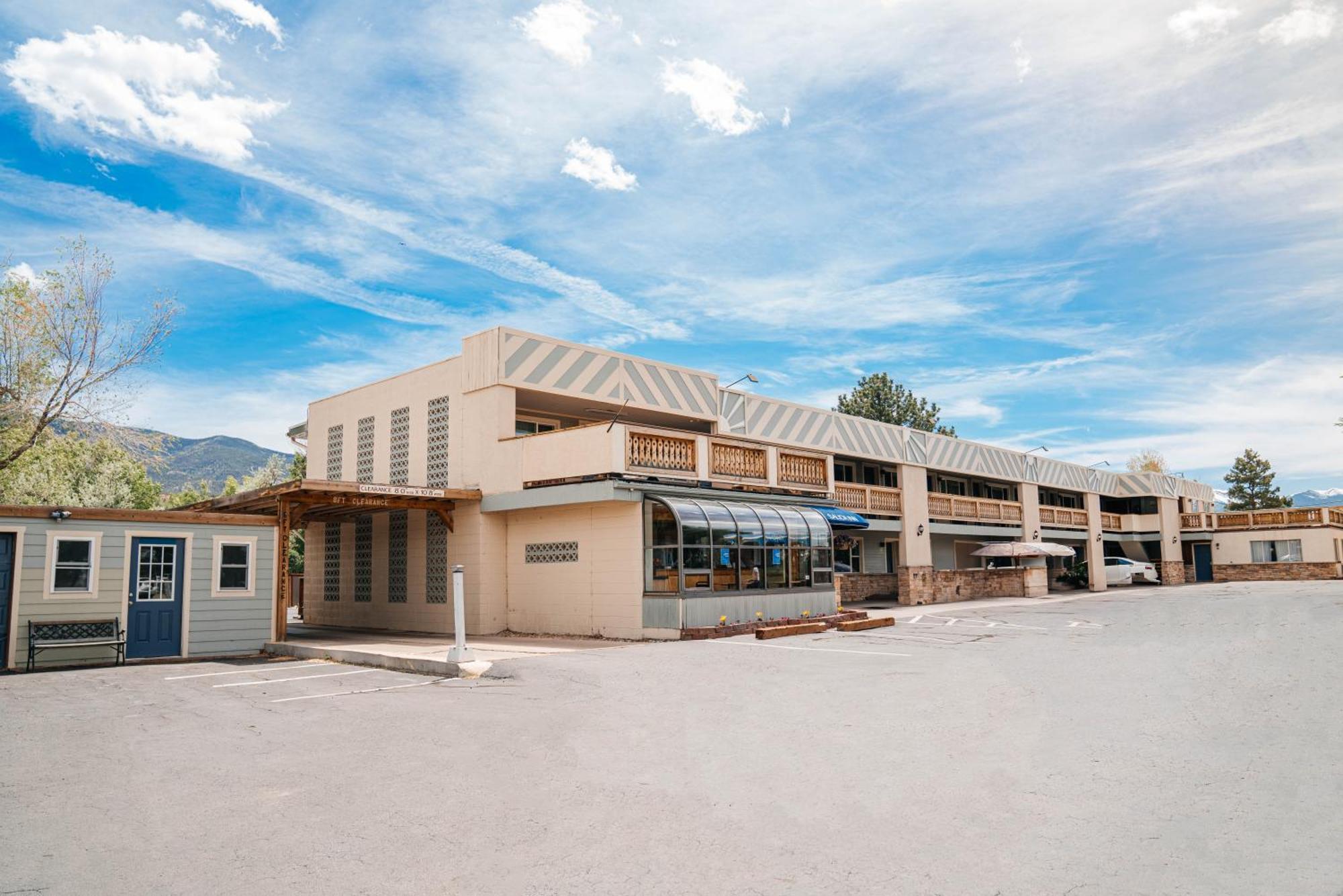 Salida Inn & Monarch Suites Exteriör bild